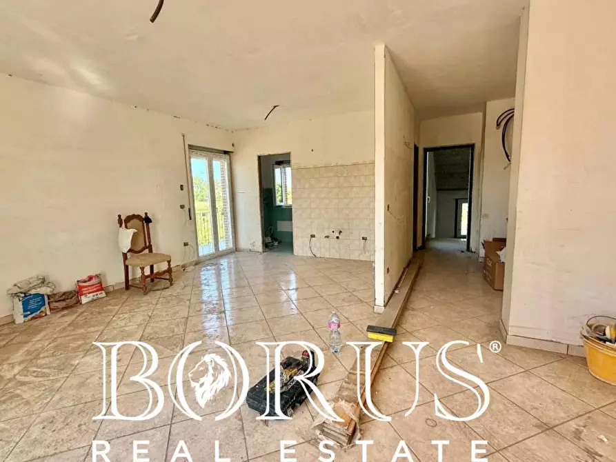 Immagine 43 di Palazzo in vendita  a Castel Volturno