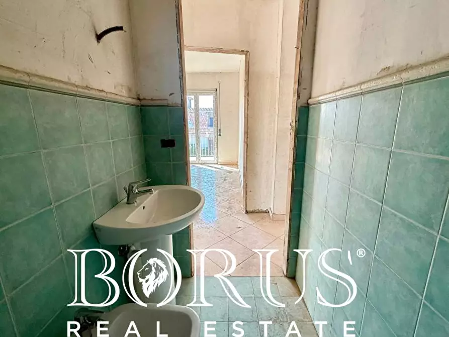 Immagine 51 di Palazzo in vendita  a Castel Volturno