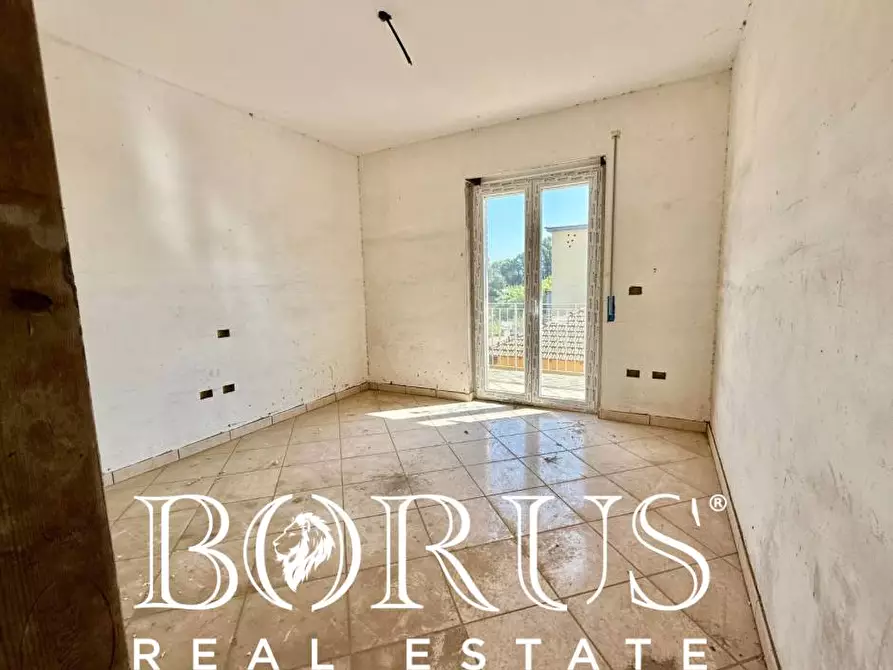 Immagine 52 di Palazzo in vendita  a Castel Volturno