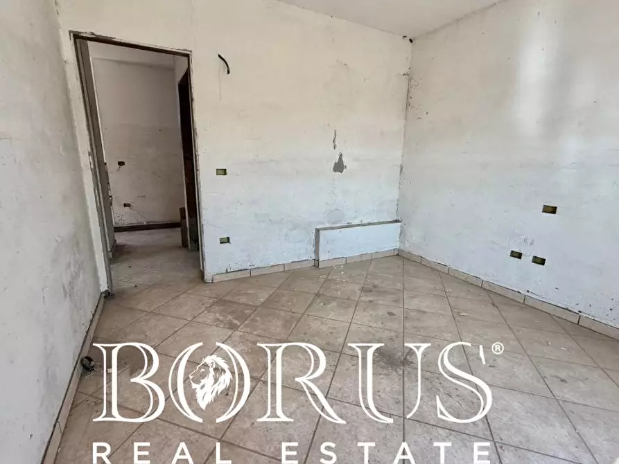 Immagine 53 di Palazzo in vendita  a Castel Volturno