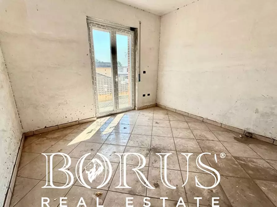 Immagine 54 di Palazzo in vendita  a Castel Volturno