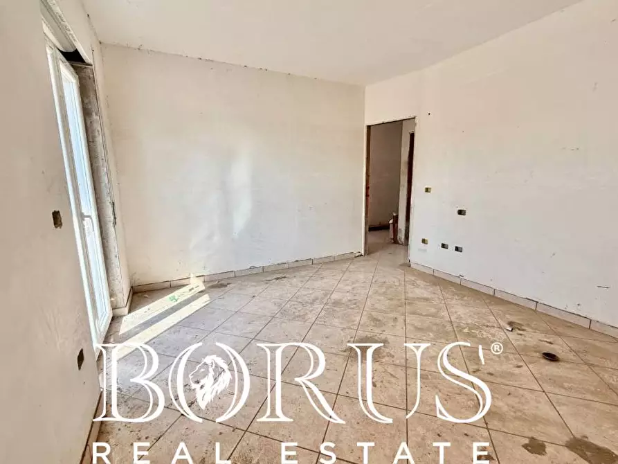 Immagine 58 di Palazzo in vendita  a Castel Volturno