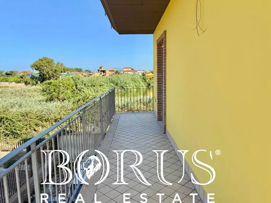 Immagine 61 di Palazzo in vendita  a Castel Volturno