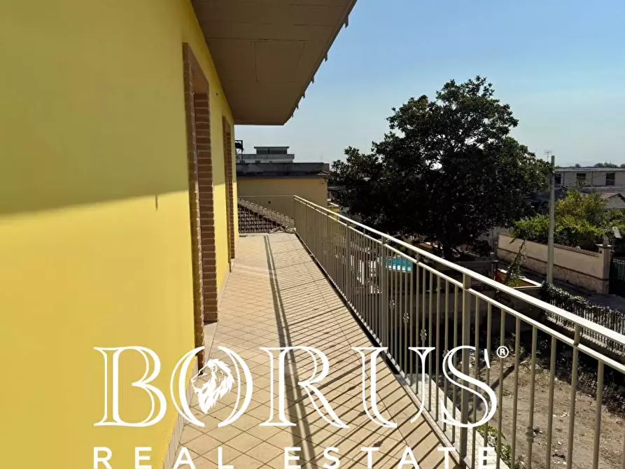 Immagine 62 di Palazzo in vendita  a Castel Volturno