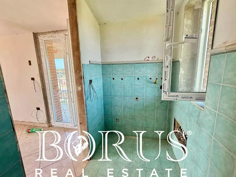 Immagine 72 di Palazzo in vendita  a Castel Volturno