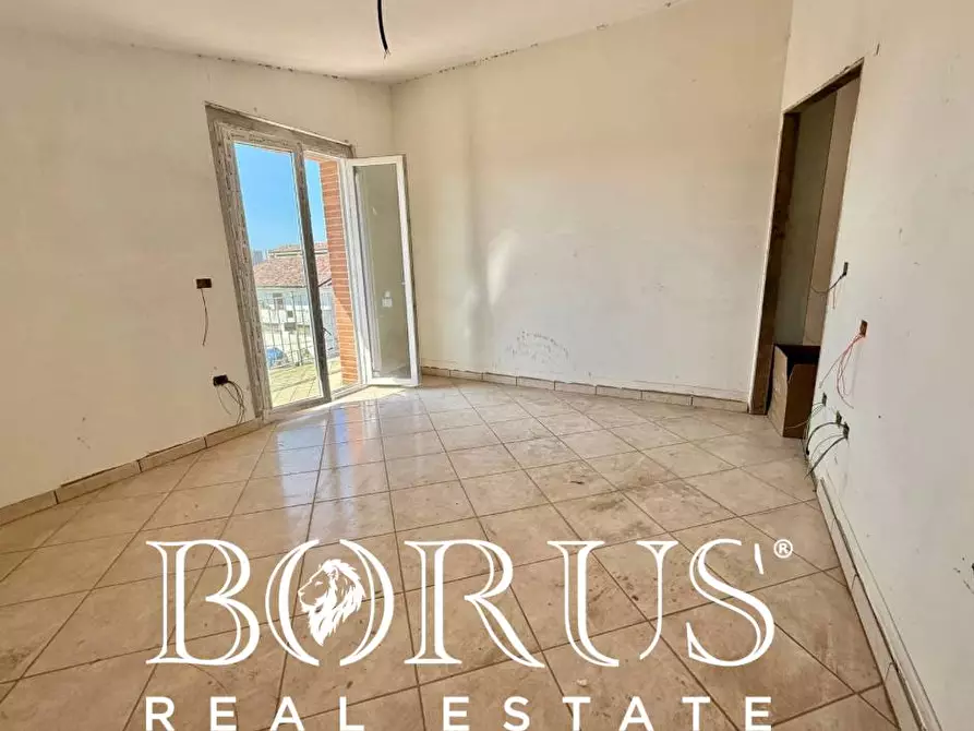 Immagine 83 di Palazzo in vendita  a Castel Volturno