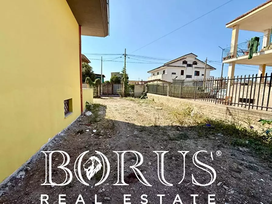 Immagine 85 di Palazzo in vendita  a Castel Volturno