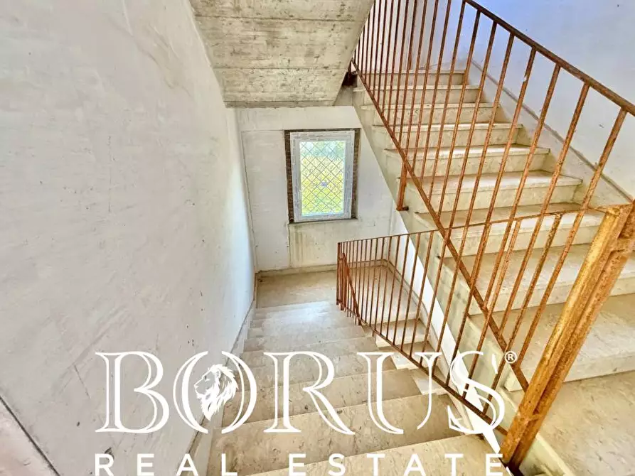 Immagine 86 di Palazzo in vendita  a Castel Volturno