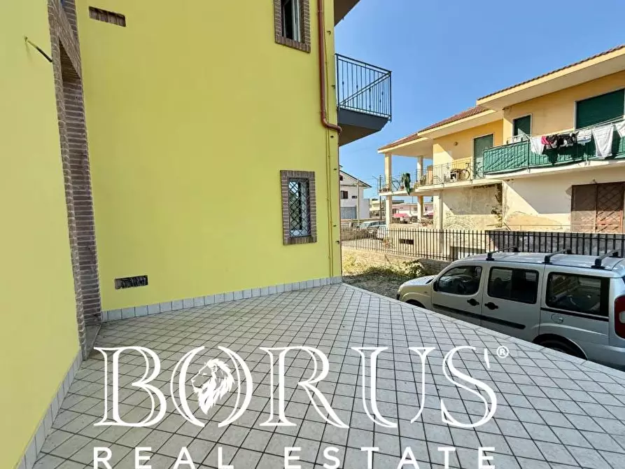 Immagine 89 di Palazzo in vendita  a Castel Volturno