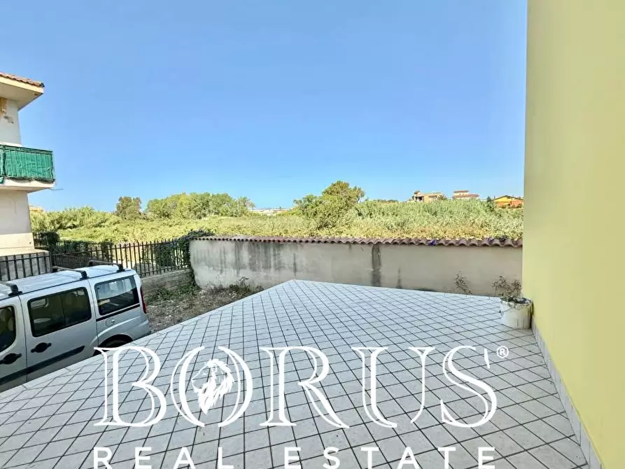 Immagine 90 di Palazzo in vendita  a Castel Volturno