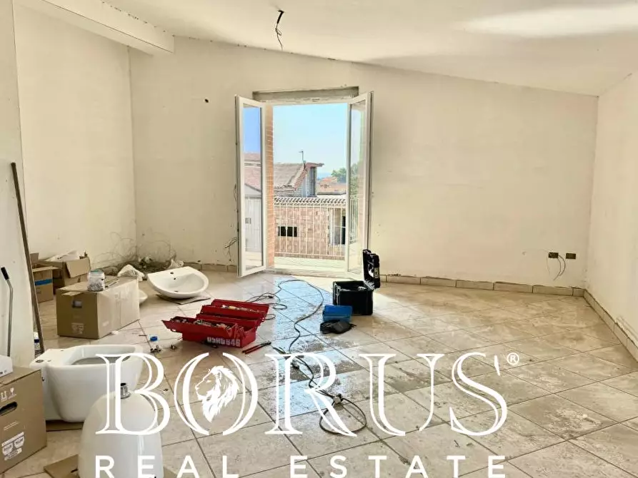 Immagine 93 di Palazzo in vendita  a Castel Volturno