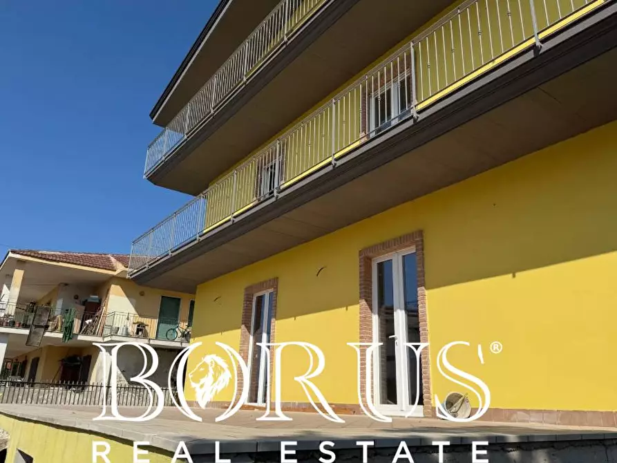 Immagine 98 di Palazzo in vendita  a Castel Volturno