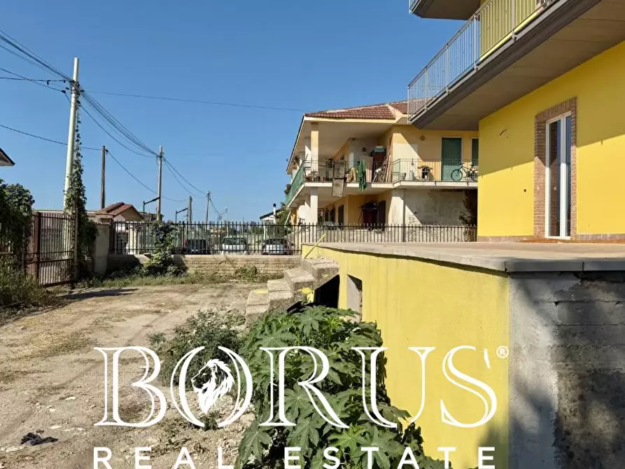 Immagine 99 di Palazzo in vendita  a Castel Volturno