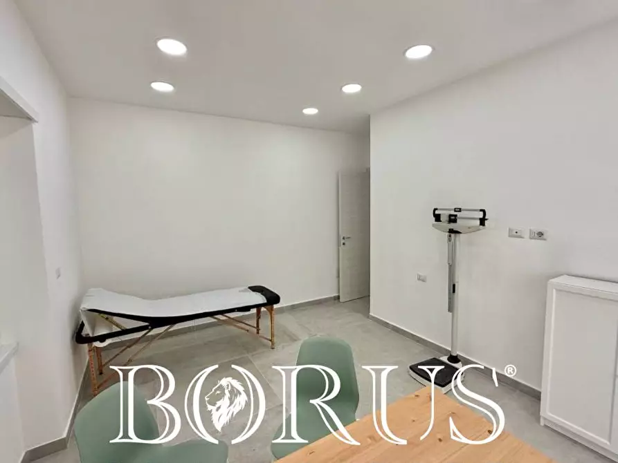 Immagine 3 di Ufficio in affitto  a Napoli