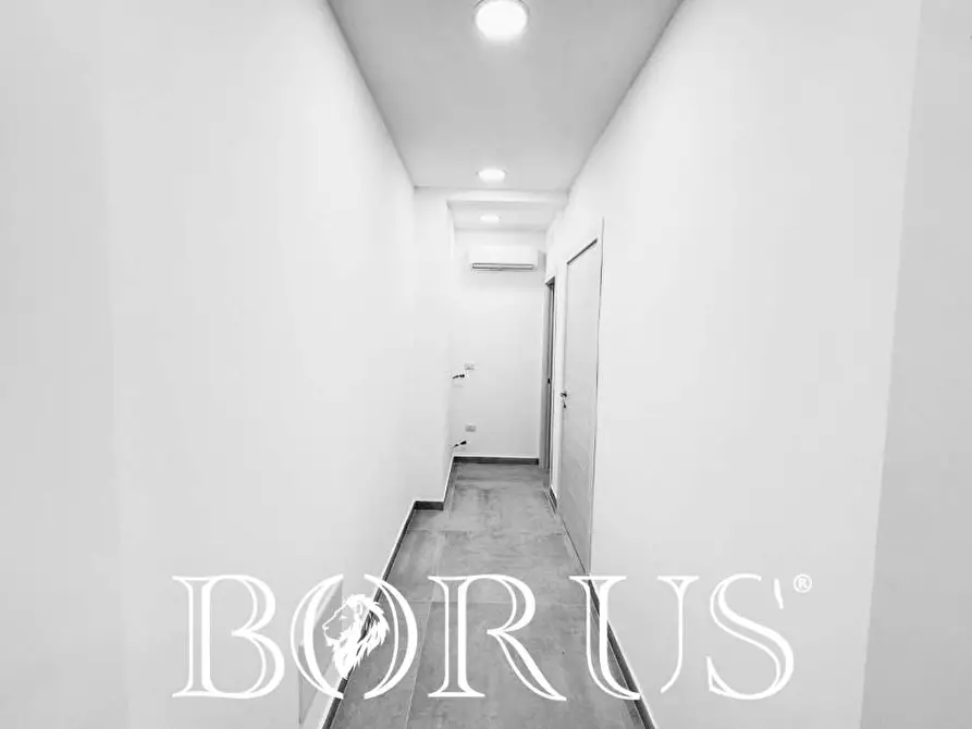 Immagine 9 di Ufficio in affitto  a Napoli