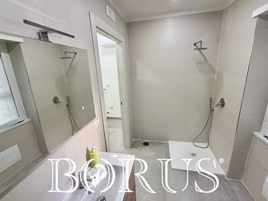 Immagine 14 di Ufficio in affitto  a Napoli