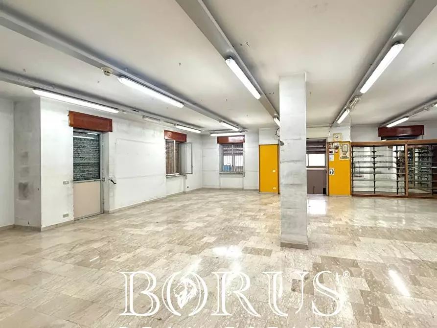 Immagine 4 di Locale commerciale in affitto  in via verdi a Cesa