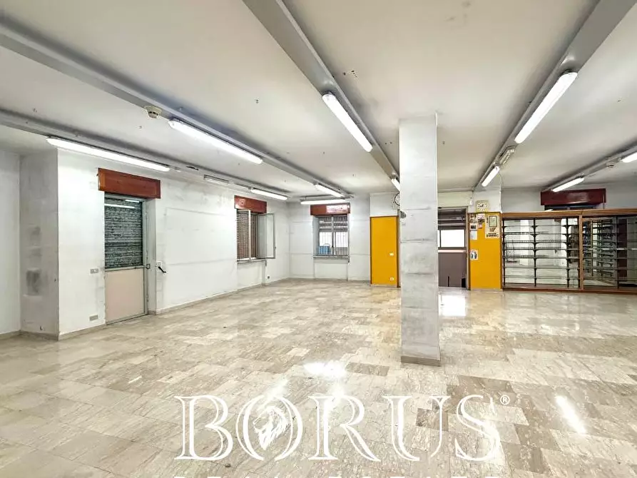 Immagine 2 di Locale commerciale in affitto  in via verdi a Cesa