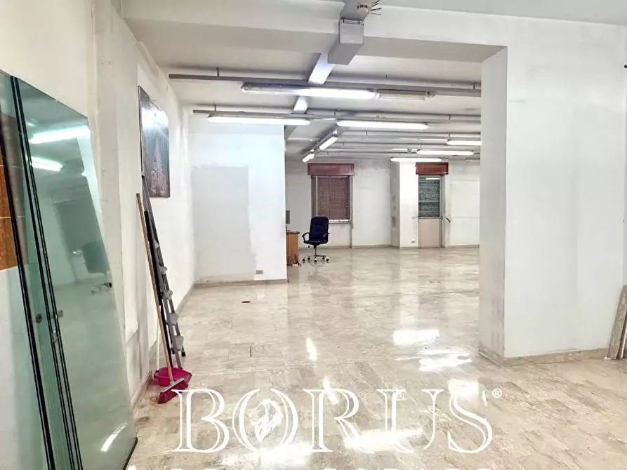 Immagine 14 di Locale commerciale in affitto  in via verdi a Cesa