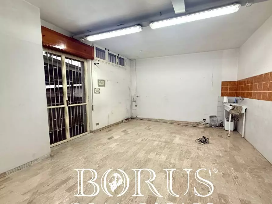 Immagine 15 di Locale commerciale in affitto  in via verdi a Cesa