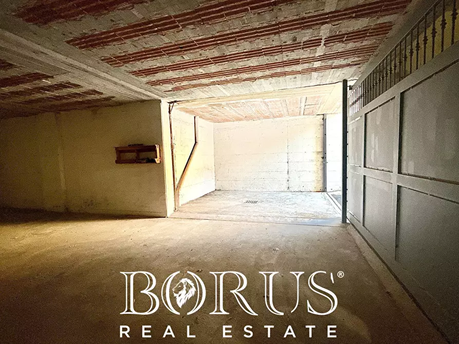 Immagine 1 di Magazzino in affitto  in VIA LARGA a Carinaro