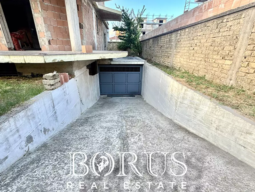 Immagine 12 di Magazzino in affitto  in VIA LARGA a Carinaro