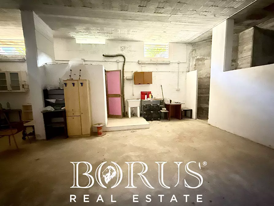 Immagine 8 di Magazzino in affitto  in VIA LARGA a Carinaro