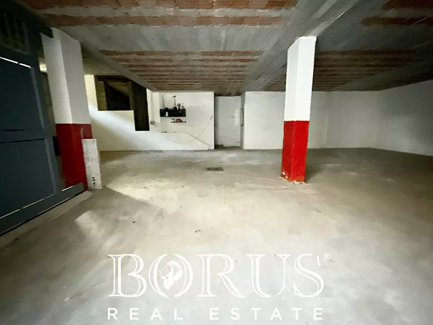 Immagine 9 di Magazzino in affitto  in VIA LARGA a Carinaro