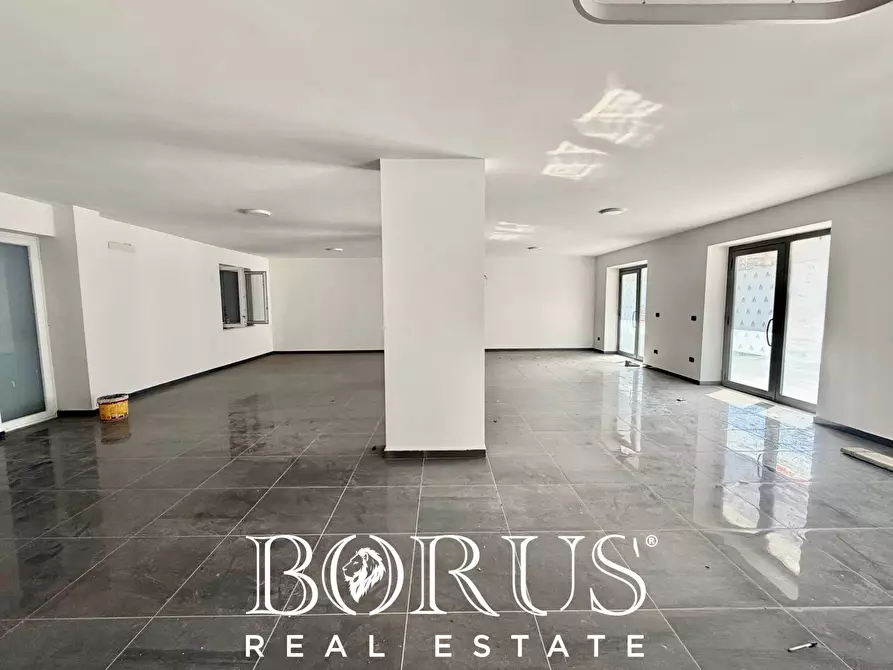 Immagine 9 di Locale commerciale in vendita  in VIA FIRENZE a Santa Maria Capua Vetere