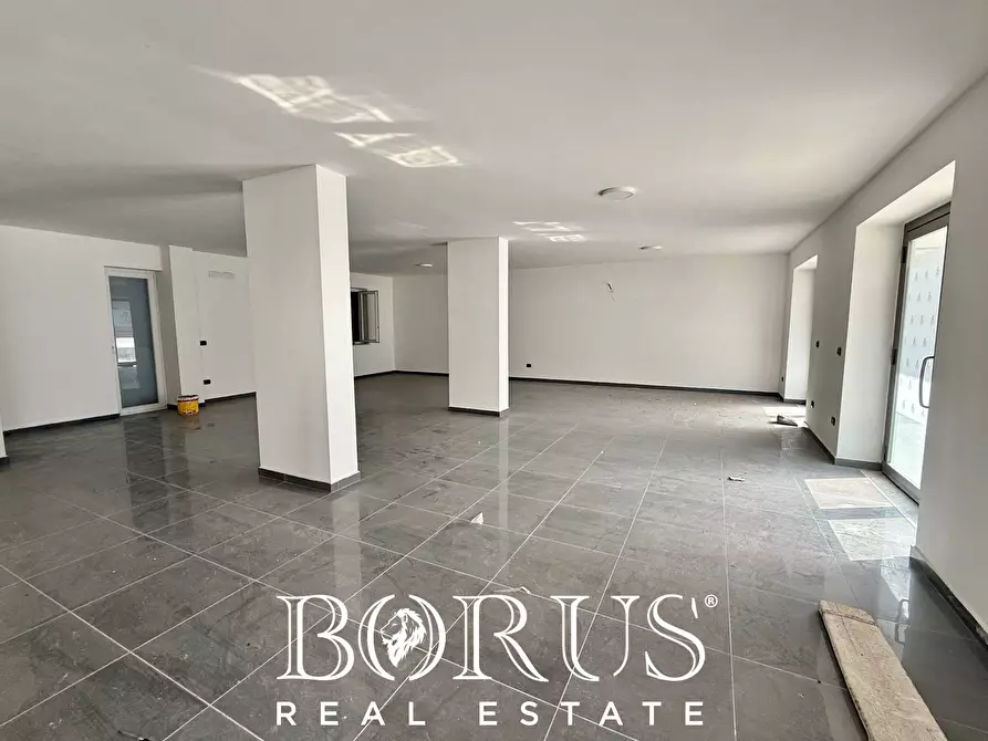 Immagine 8 di Locale commerciale in vendita  in VIA FIRENZE a Santa Maria Capua Vetere