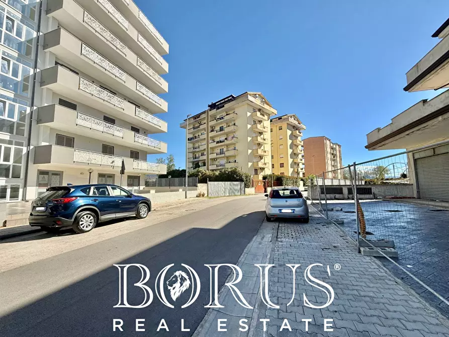 Immagine 17 di Locale commerciale in vendita  in VIA FIRENZE a Santa Maria Capua Vetere