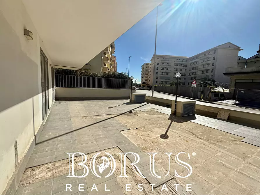 Immagine 18 di Locale commerciale in vendita  in VIA FIRENZE a Santa Maria Capua Vetere