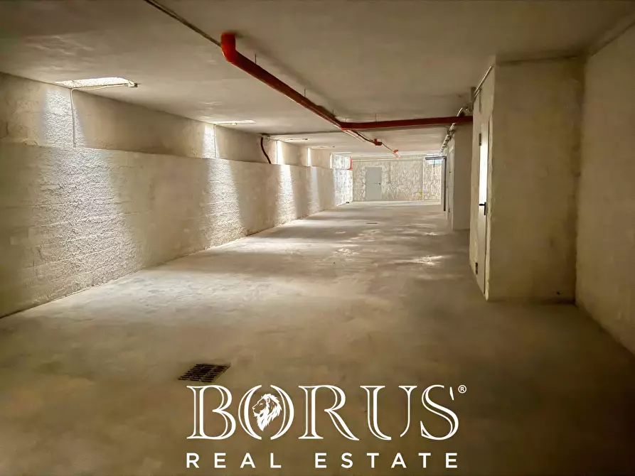 Immagine 19 di Locale commerciale in vendita  in VIA FIRENZE a Santa Maria Capua Vetere