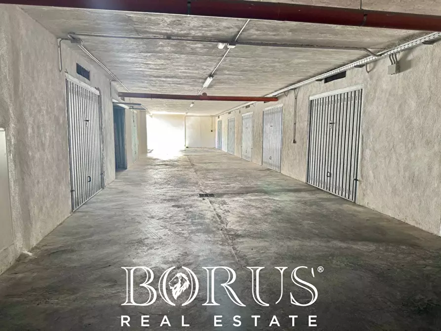 Immagine 20 di Locale commerciale in vendita  in VIA FIRENZE a Santa Maria Capua Vetere