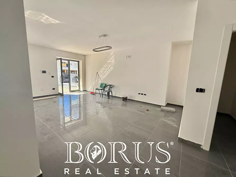 Immagine 5 di Locale commerciale in vendita  in VIA FIRENZE a Santa Maria Capua Vetere