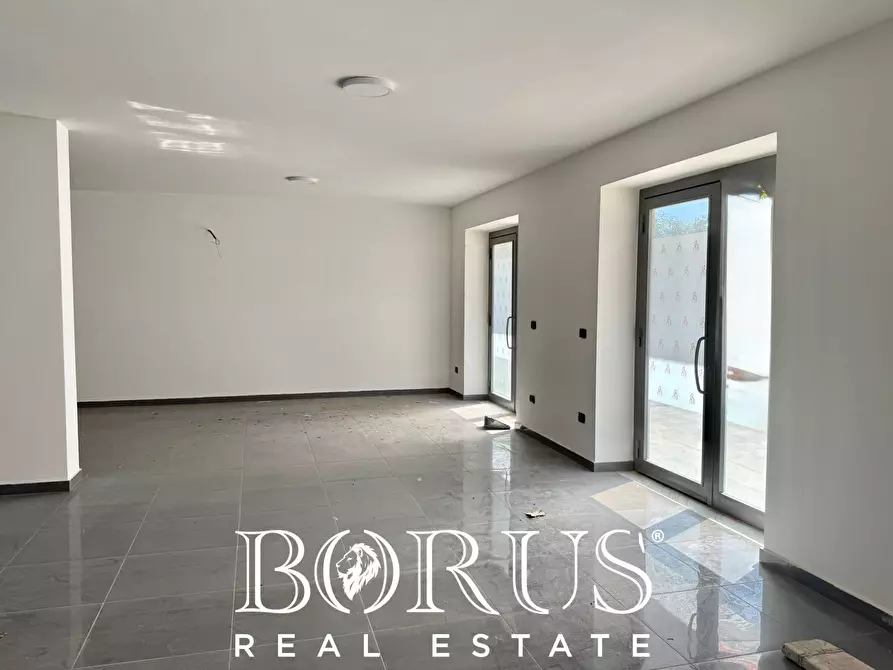 Immagine 24 di Locale commerciale in vendita  in VIA FIRENZE a Santa Maria Capua Vetere