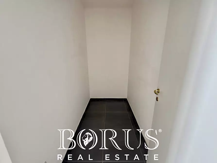 Immagine 25 di Locale commerciale in vendita  in VIA FIRENZE a Santa Maria Capua Vetere