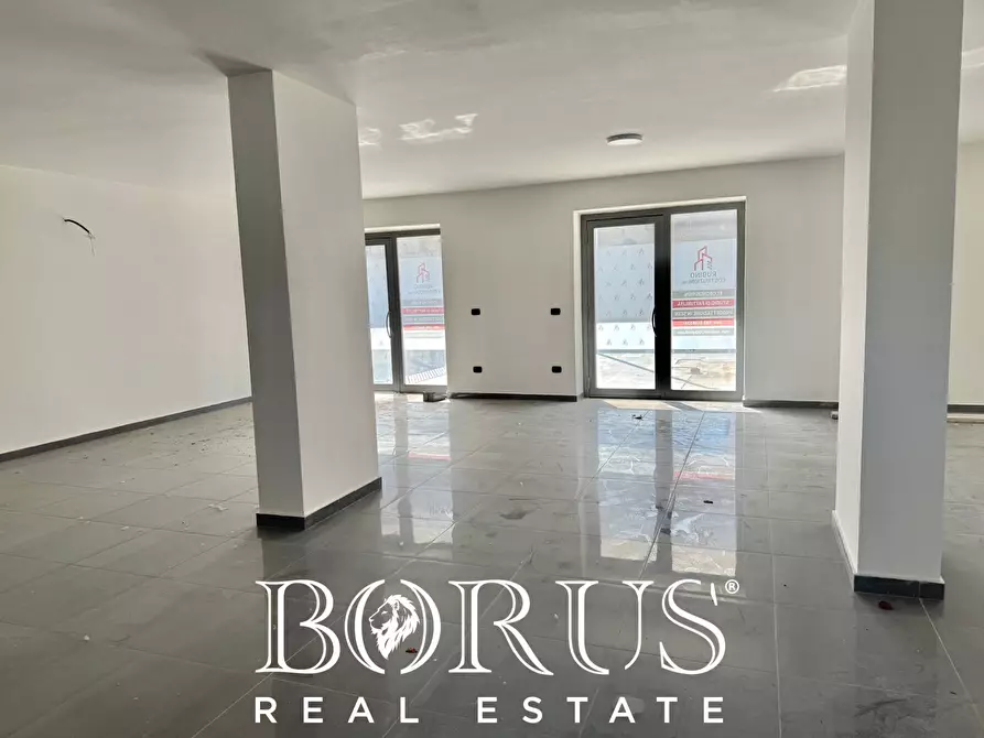 Immagine 10 di Locale commerciale in vendita  in VIA FIRENZE a Santa Maria Capua Vetere