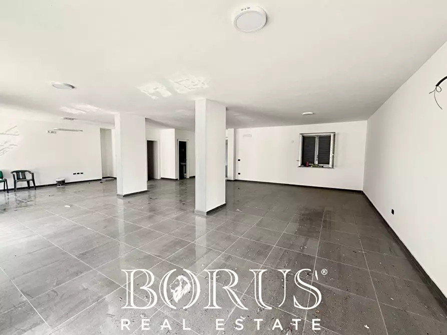 Immagine 27 di Locale commerciale in vendita  in VIA FIRENZE a Santa Maria Capua Vetere