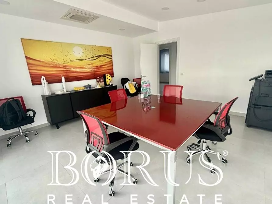 Immagine 1 di Ufficio in affitto  in Strada Consortile a Teverola