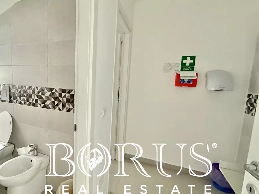 Immagine 12 di Ufficio in affitto  in Strada Consortile a Teverola