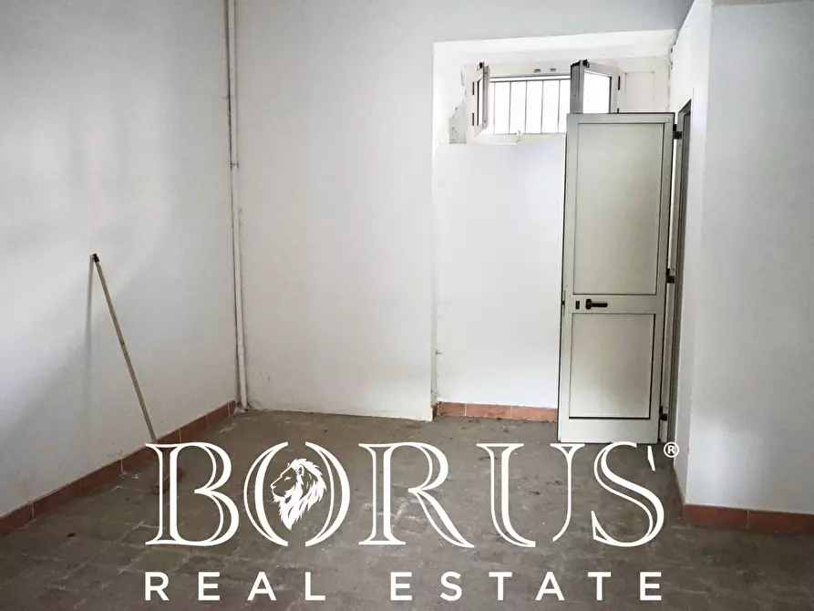 Immagine 5 di Locale commerciale in affitto  a Teverola