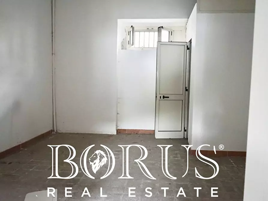 Immagine 7 di Locale commerciale in affitto  a Teverola