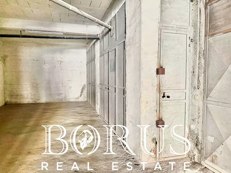 Immagine 7 di Box auto in vendita  in via Caruso a Aversa