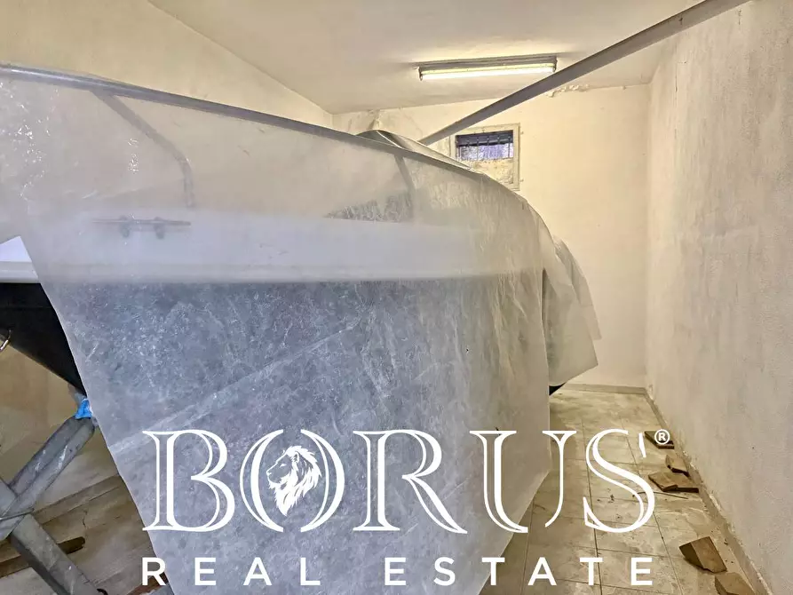 Immagine 8 di Box auto in vendita  in via Caruso a Aversa