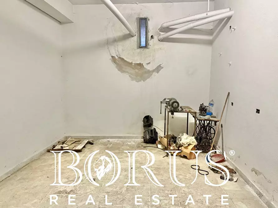 Immagine 12 di Box auto in vendita  in via Caruso a Aversa