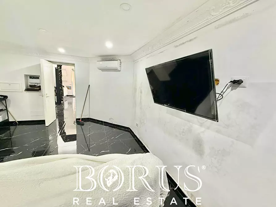 Immagine 7 di Locale commerciale in vendita  in Corso San Giovanni a Teduccio a Napoli