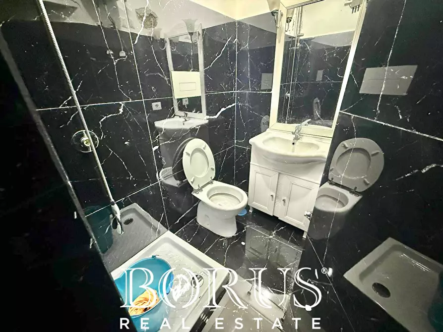 Immagine 13 di Locale commerciale in vendita  in Corso San Giovanni a Teduccio a Napoli