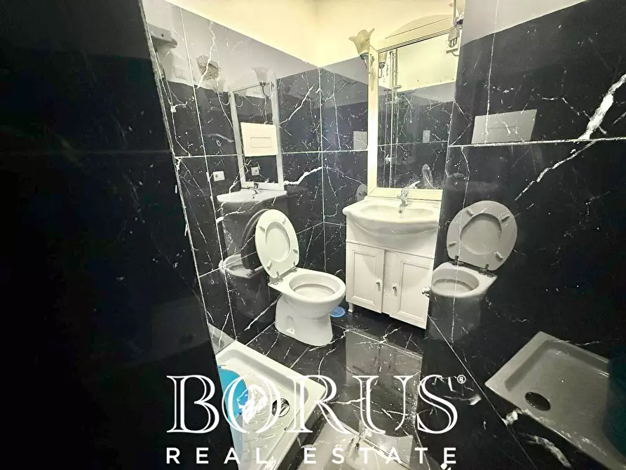 Immagine 12 di Locale commerciale in vendita  in Corso San Giovanni a Teduccio a Napoli