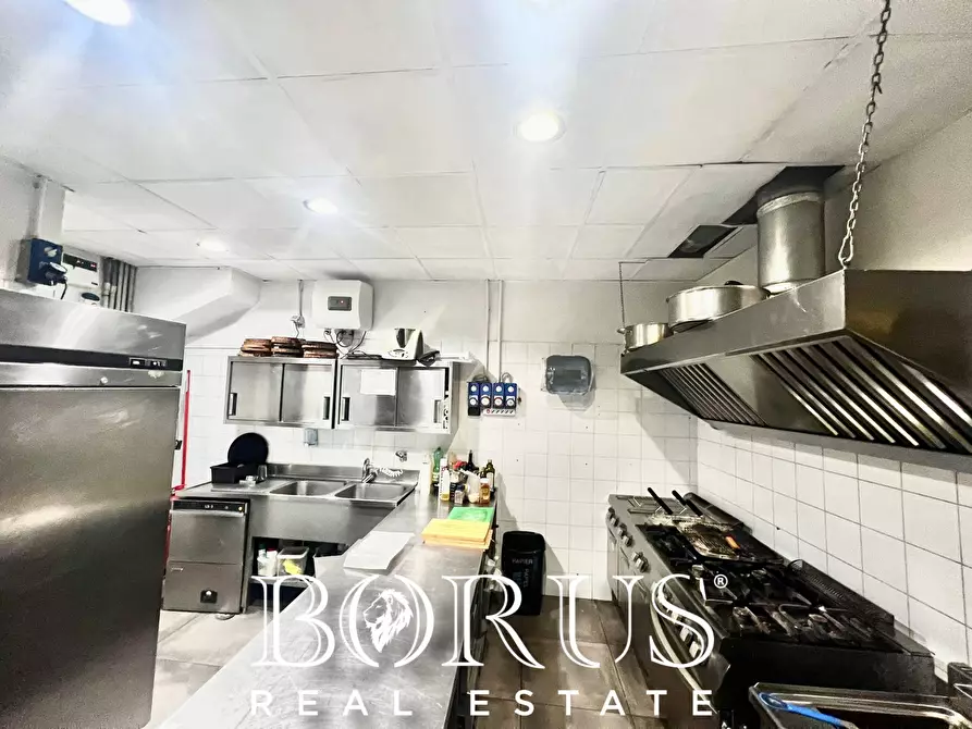 Immagine 14 di Attività commerciale in vendita  in VIA MAGENTA a Aversa